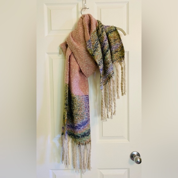 Chunky, oversized preloved scarf - Picture 4 of 5